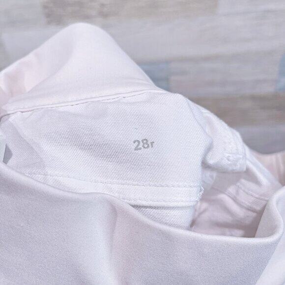 GAP Women's Crisp White Cropped Jeans - Picture 6 of 6